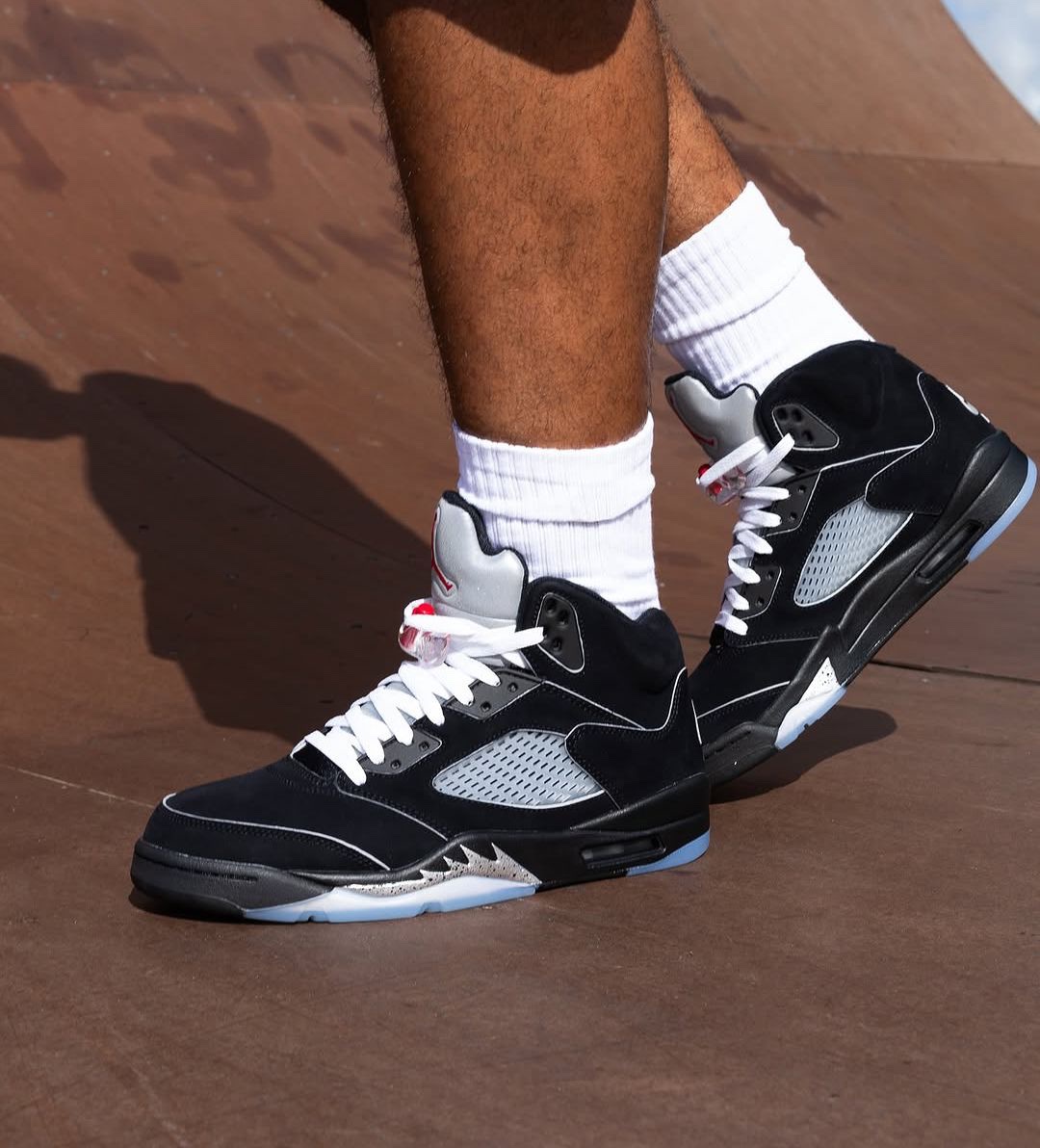 NIKE AIR JORDAN 5 OG ‘BLACK METALLIC REIMAGINED’