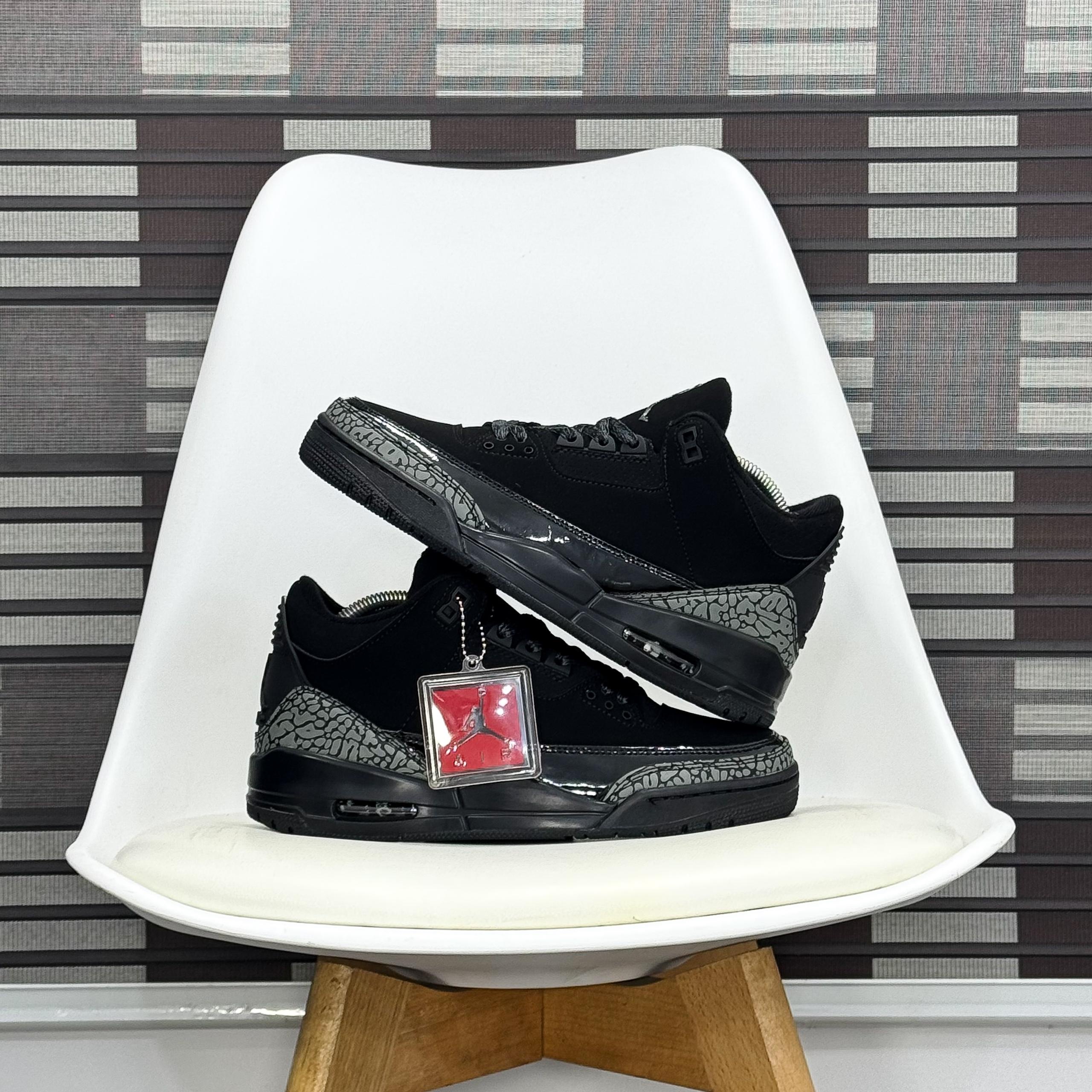 NIKE AIR JORDAN 3 ‘BLACK CAT’ - Image 2