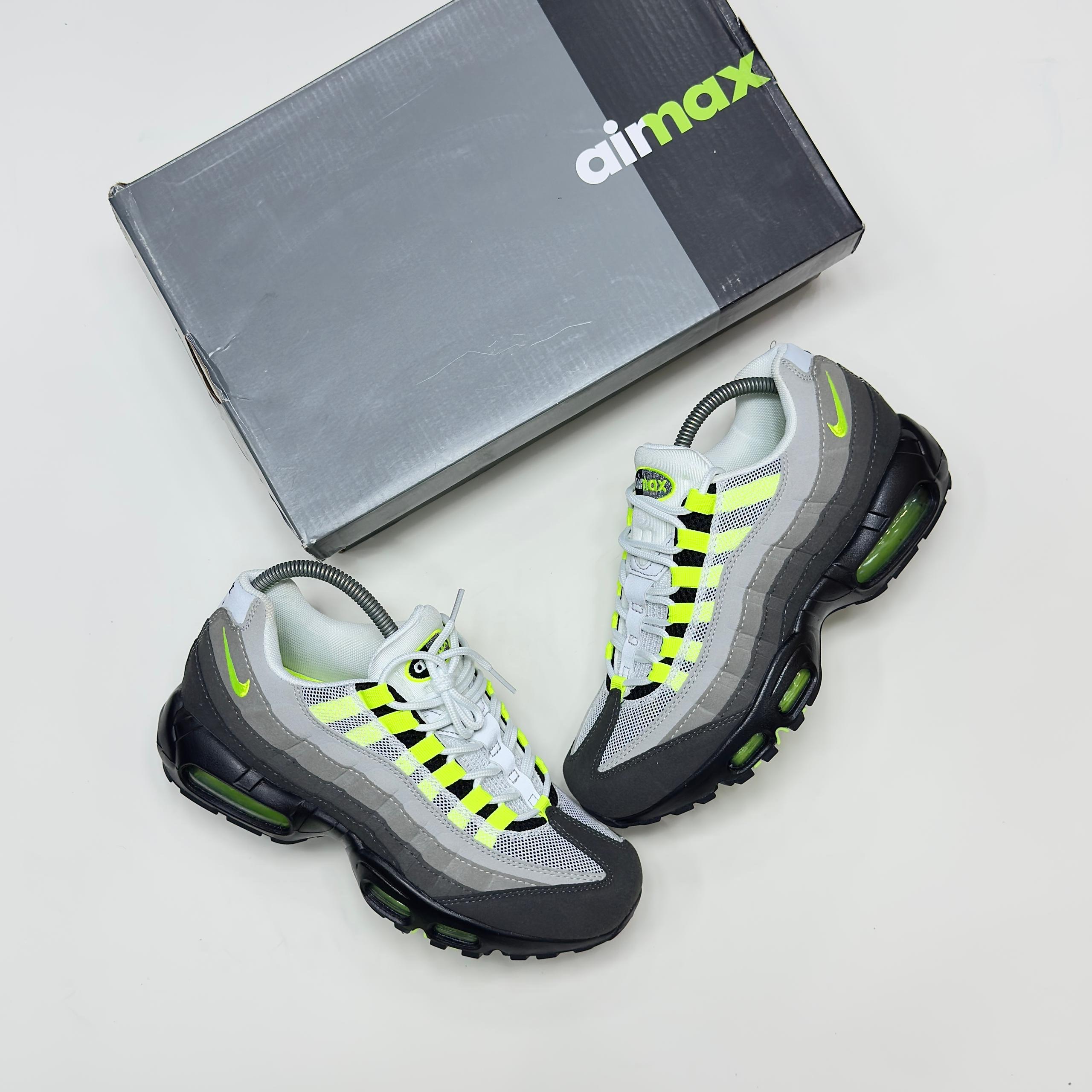 NIKE AIR MAX 95 OG ‘NEON’ - Image 3