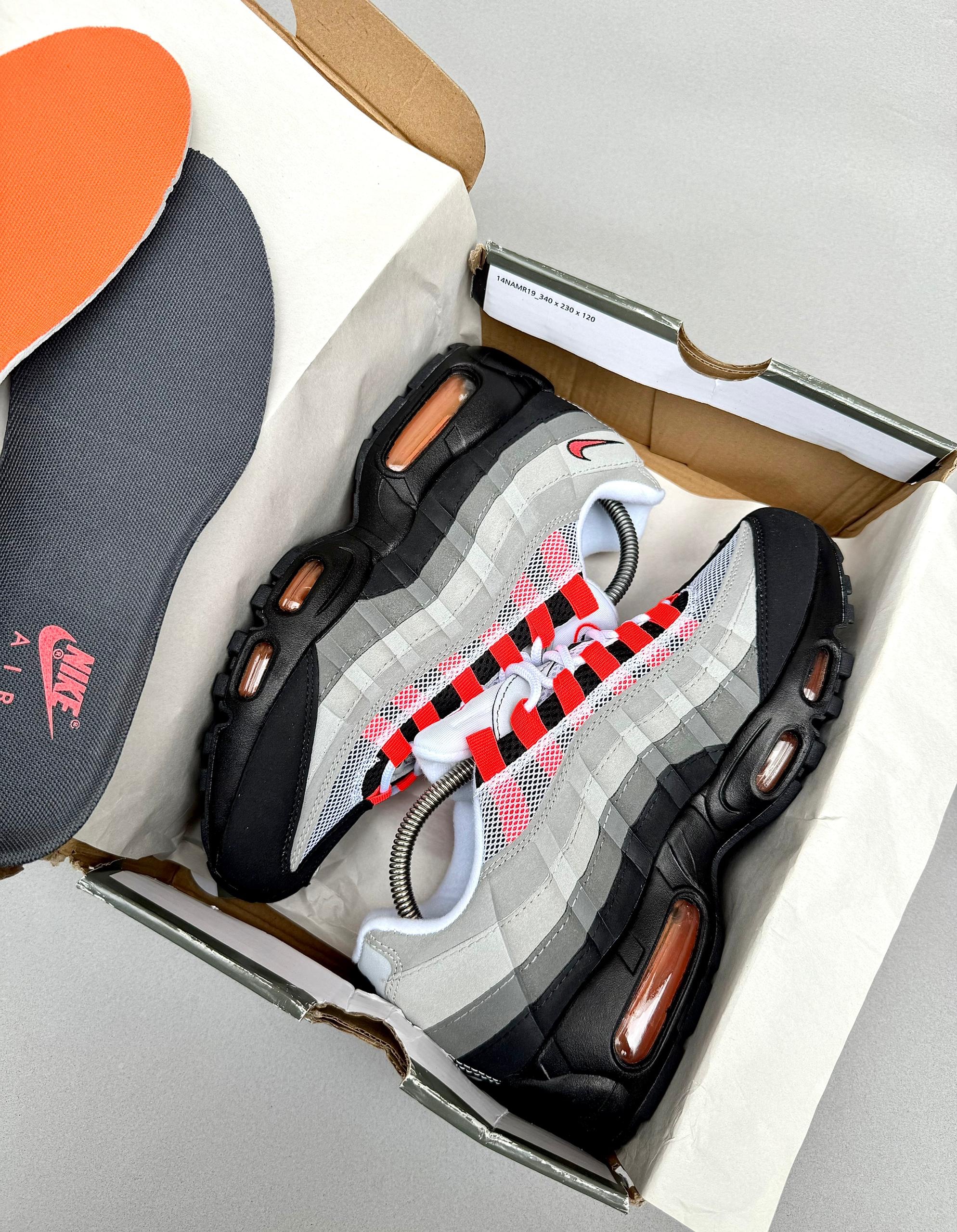 NIKE AIR MAX 95 (2 Color-ways) - Image 5