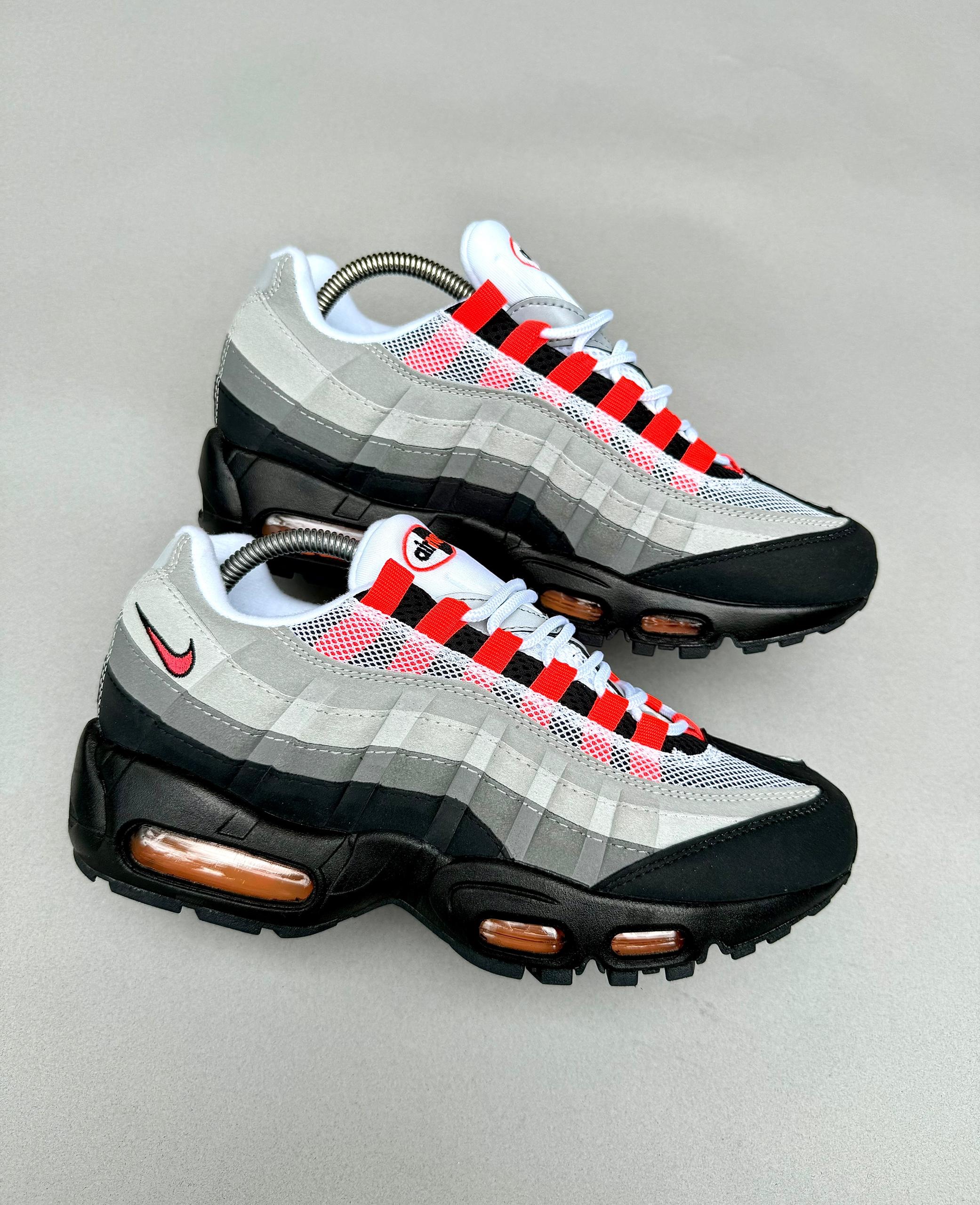 NIKE AIR MAX 95 (2 Color-ways) - Image 3