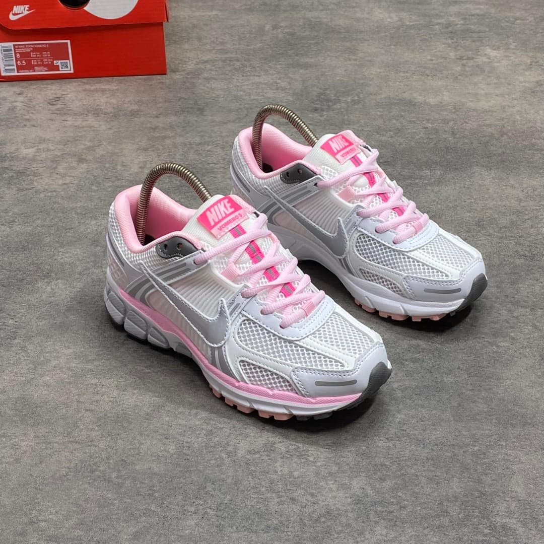 NIKE VOMERO 5 PINK FOAM - Image 2