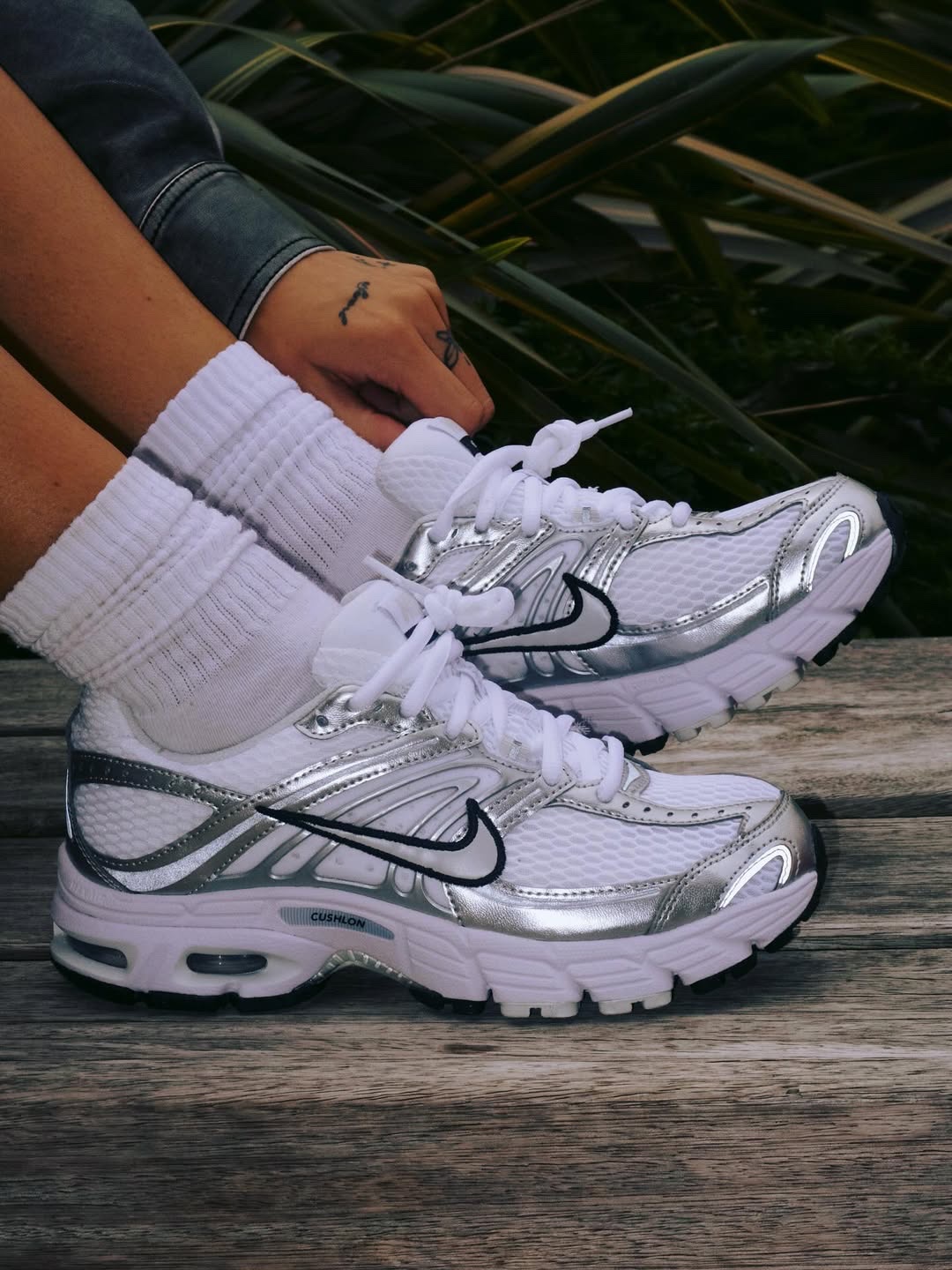 NIKE AIR MAX MOTO 2K - Image 3
