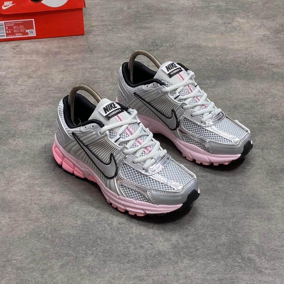 NIKE VOMERO 5 PHOTON DUST - Image 2