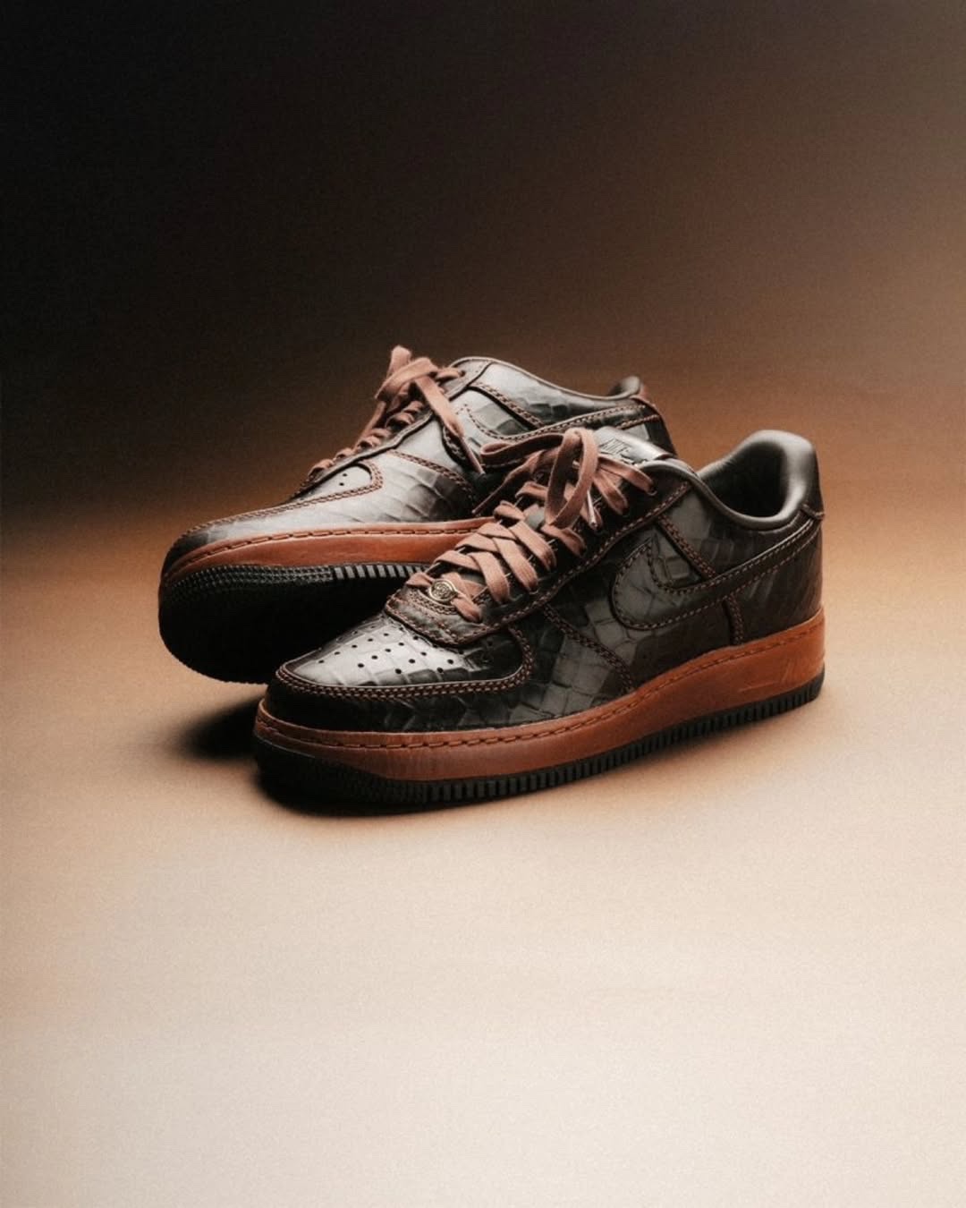 NIKE AIR FORCE 1 LOW TEXTURED CROC/FAUNA BROWN